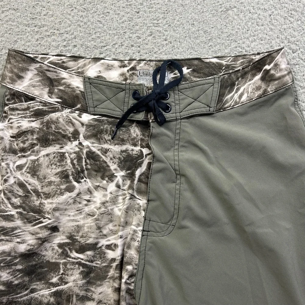 Huk Fishing Board Shorts Mens 30 Multi Elements Camo Performance Swim
